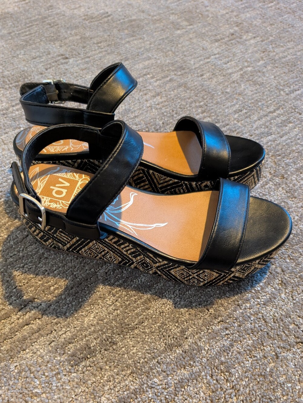 DV Dolce Vita Brynn Black Platform Sandal Geometric Patterned Woven Wedge - 10
